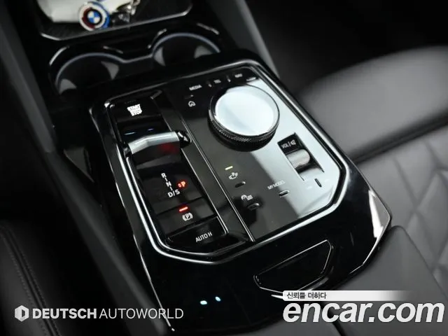 BMW 5-Series 2024 thumb 9