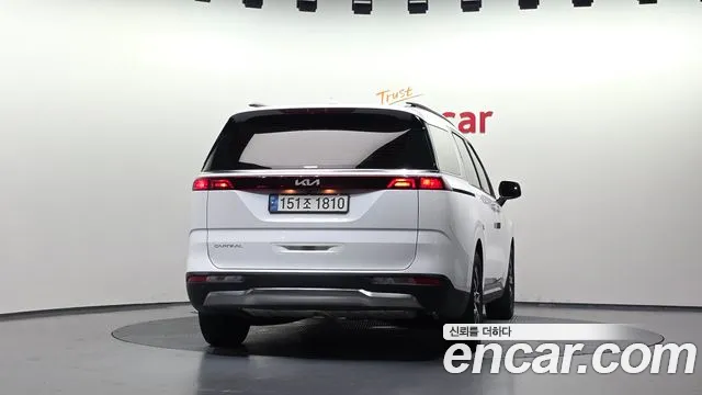 Kia Carnival 2023 thumb 4