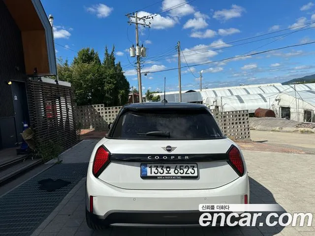 Mini Hatch 2026 thumb 4