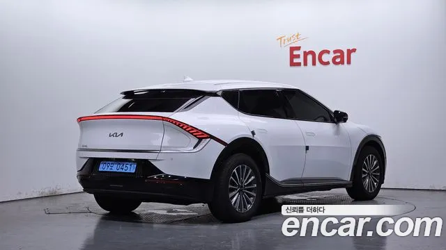 Kia EV6 2024 thumb 2