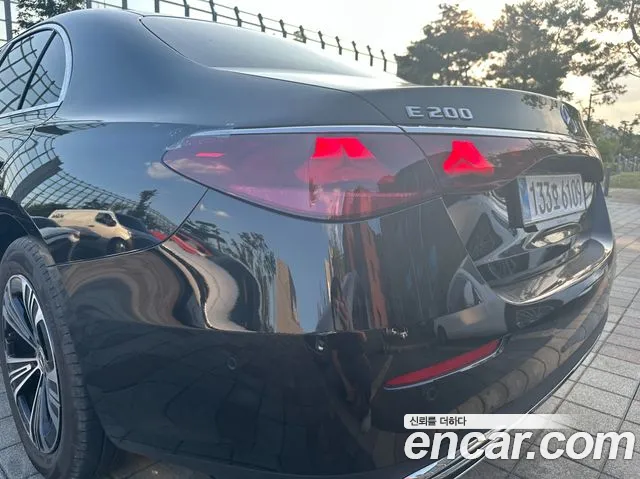 Mercedes-Benz E-Класс 2025 thumb 2