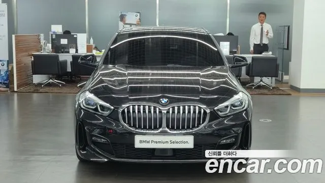 BMW 1-Series 2024 thumb 2