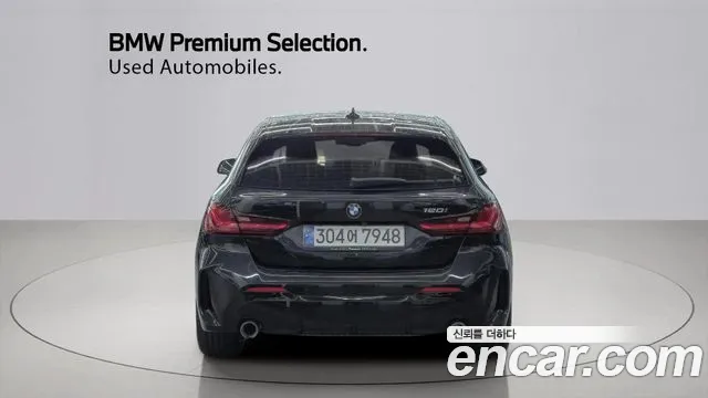 BMW 1-Series 2024 thumb 3