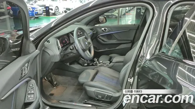 BMW 1-Series 2024 thumb 10