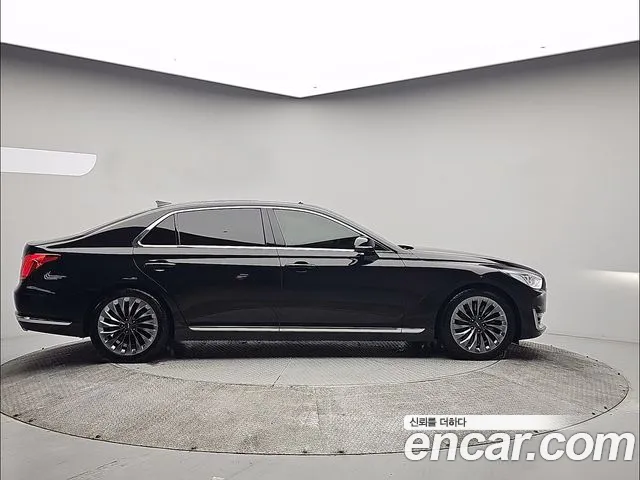 Genesis G90 2016 thumb 3