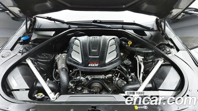 Genesis G90 2016 thumb 6