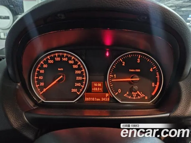 BMW 1-Series 2013 thumb 8