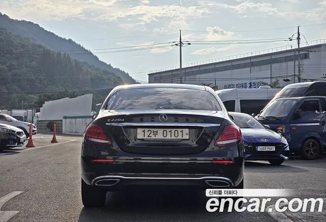 Mercedes-Benz E-Класс 2016 thumb 4