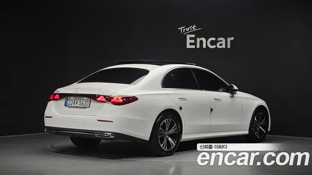 Mercedes-Benz E-Класс 2025 thumb 2