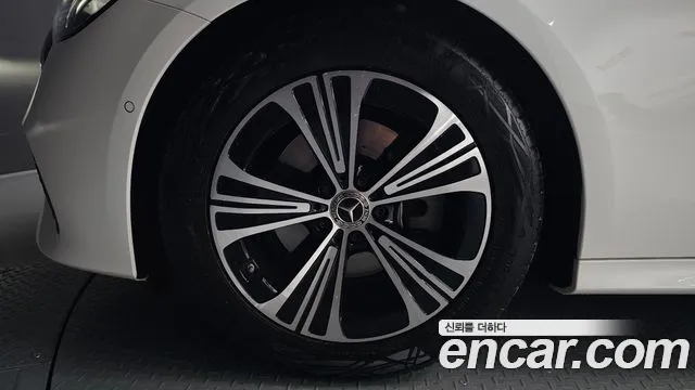 Mercedes-Benz E-Класс 2025 thumb 5