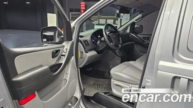 Hyundai Starex 2016 thumb 10