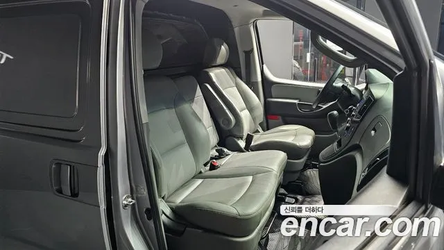 Hyundai Starex 2016 thumb 11