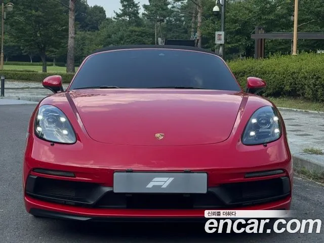 Porsche Cayman 2019 thumb 2