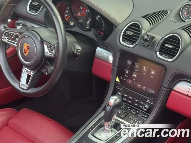 Porsche Cayman 2019 thumb 6