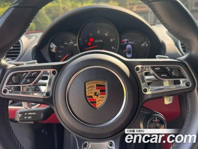Porsche Cayman 2019 thumb 10