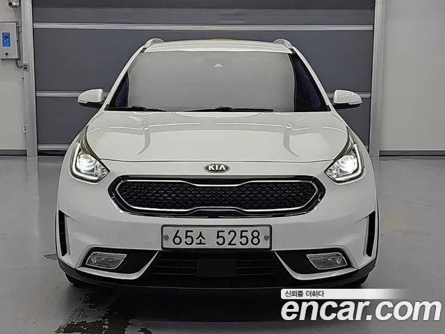 Kia Niro 2017 thumb 3