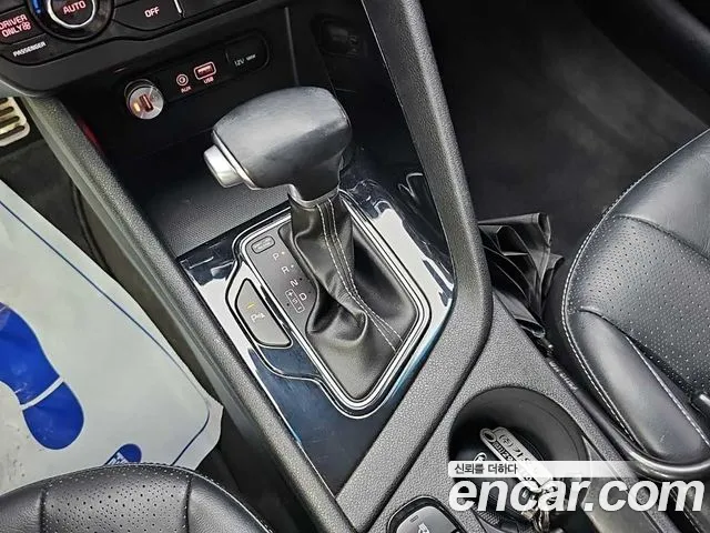 Kia Niro 2017 thumb 9