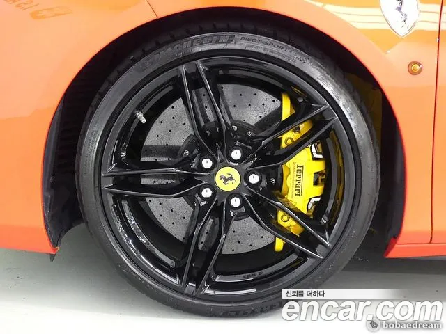 Ferrari 488 2018 thumb 5