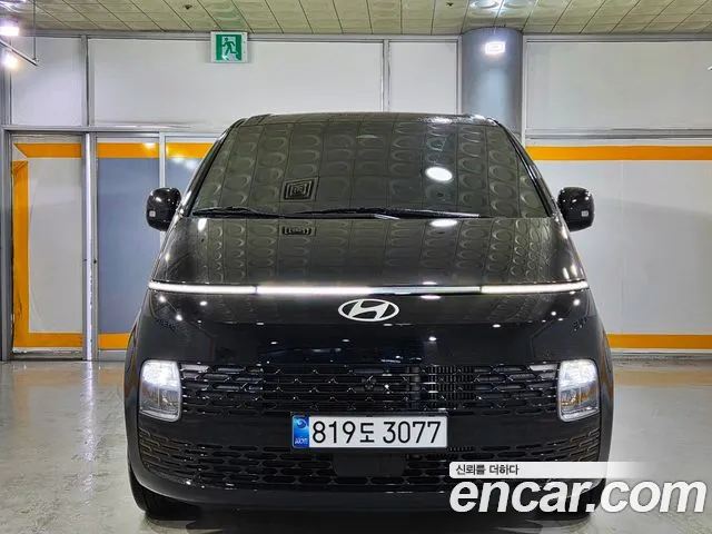 Hyundai Staria 2025 thumb 2