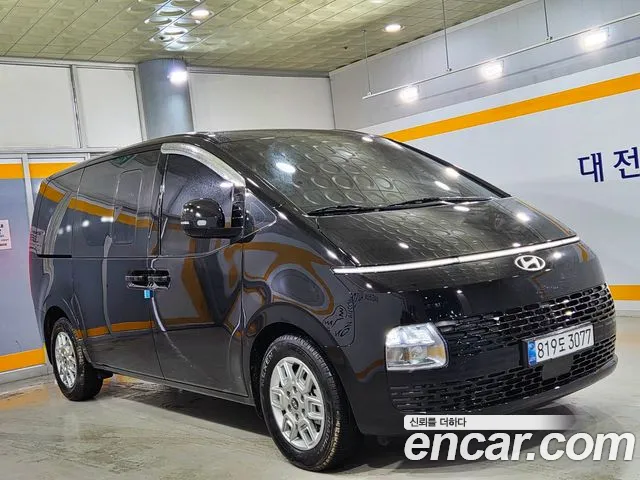 Hyundai Staria 2025 thumb 3