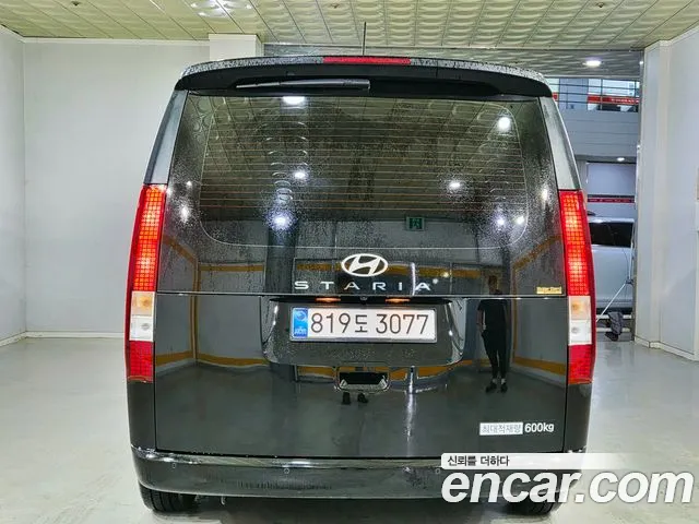 Hyundai Staria 2025 thumb 5