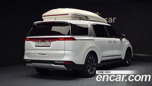 Kia Carnival 2023 thumb 2