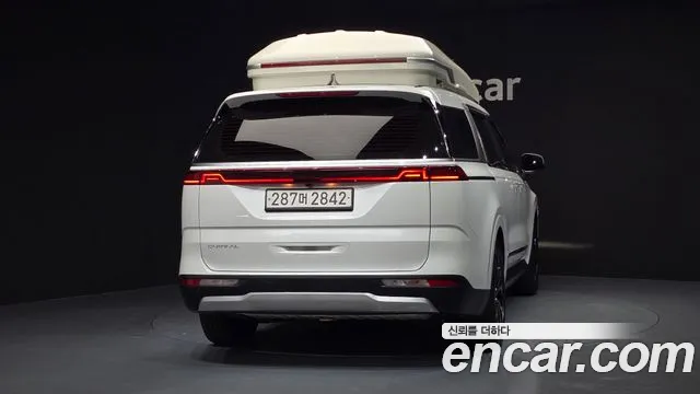 Kia Carnival 2023 thumb 4