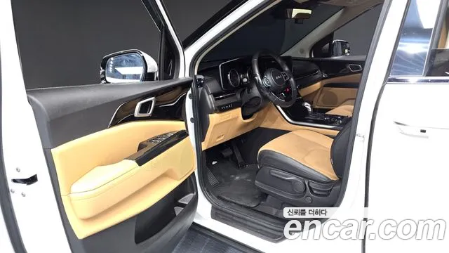 Kia Carnival 2023 thumb 10