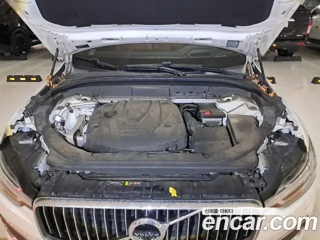 Volvo XC60 2019 thumb 6