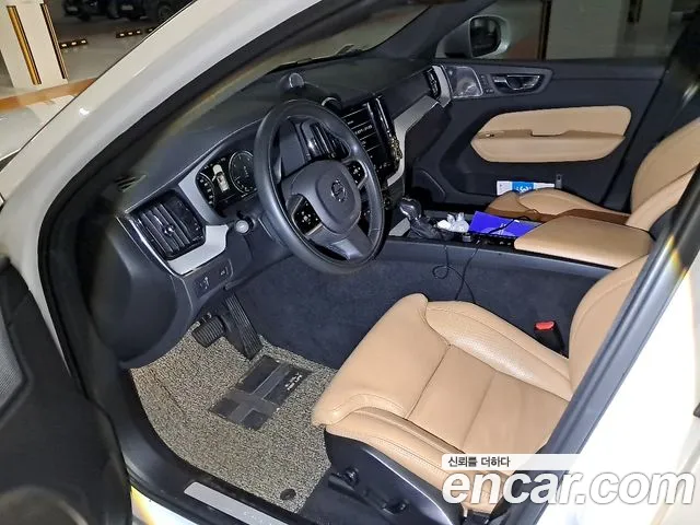 Volvo XC60 2019 thumb 7