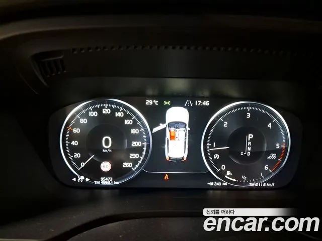 Volvo XC60 2019 thumb 8