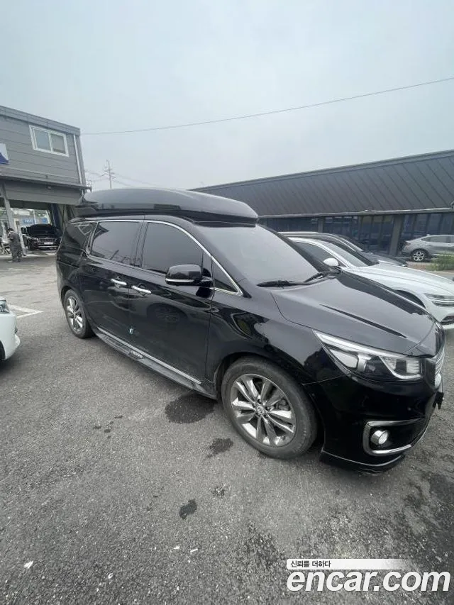 Kia Carnival 2018 thumb 2