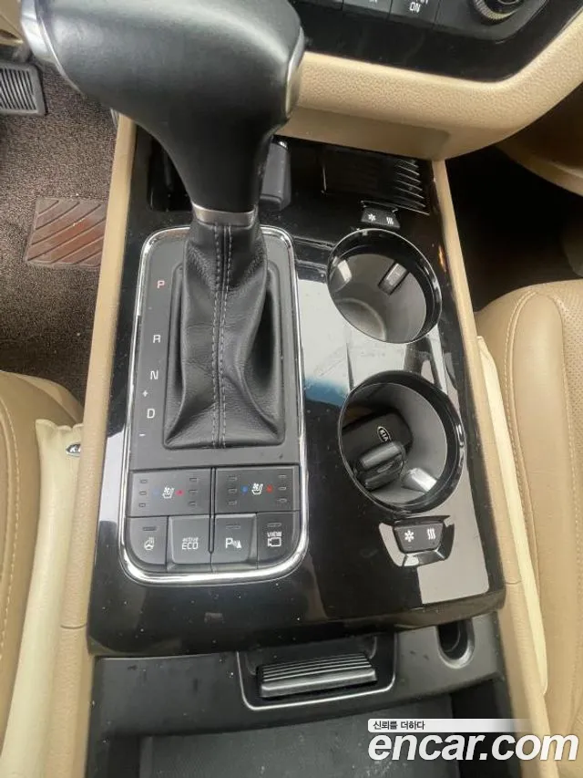 Kia Carnival 2018 thumb 5