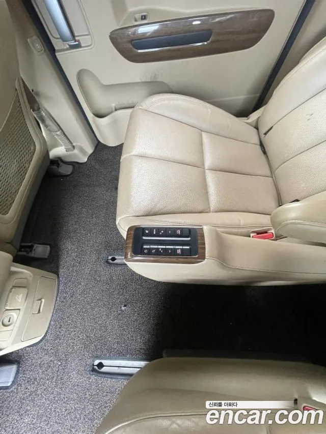Kia Carnival 2018 thumb 10