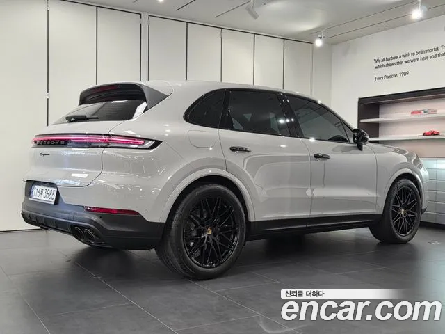 Porsche Cayenne 2024 thumb 2