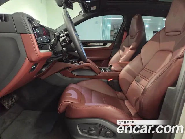 Porsche Cayenne 2024 thumb 7