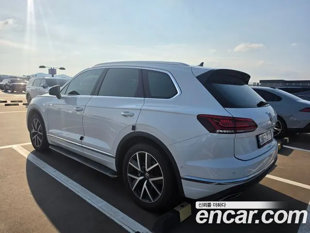 Volkswagen Touareg 2021 thumb 3