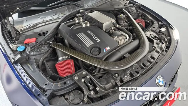 BMW M4 2017 thumb 6