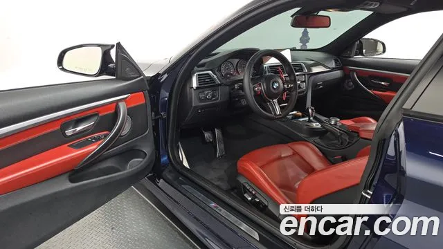 BMW M4 2017 thumb 10