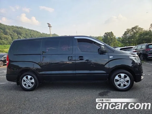 Hyundai Starex 2019 thumb 2