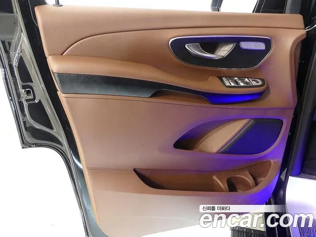 Mercedes-Benz V-Class 2023 thumb 8