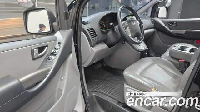 Hyundai Starex 2013 thumb 10