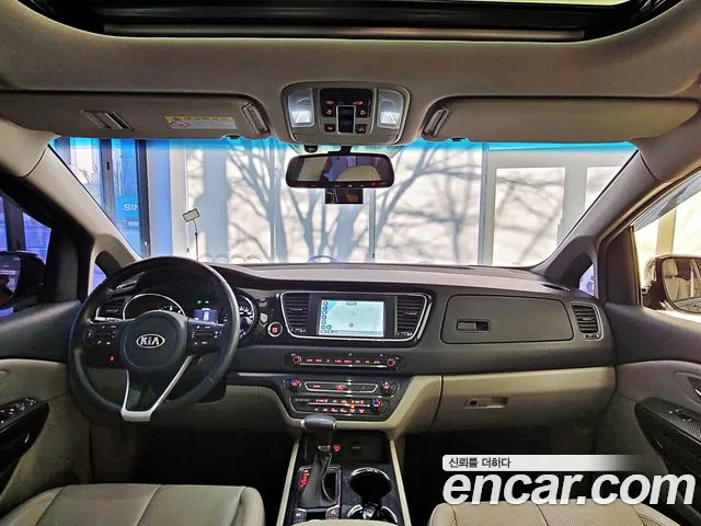 Kia Carnival 2018 thumb 8