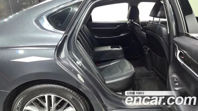 Hyundai Grandeur 2017 thumb 12