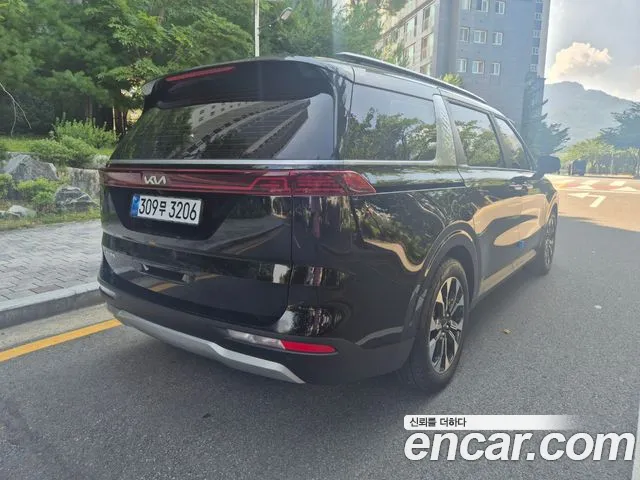 Kia Carnival 2022 thumb 4