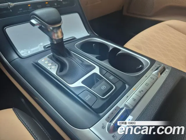 Kia Carnival 2022 thumb 10