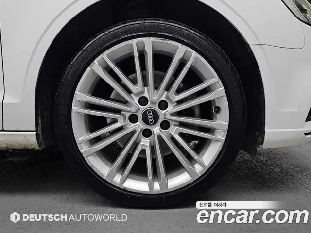 Audi A3 2018 thumb 5