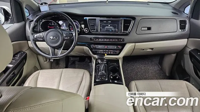 Kia Carnival 2017 thumb 7
