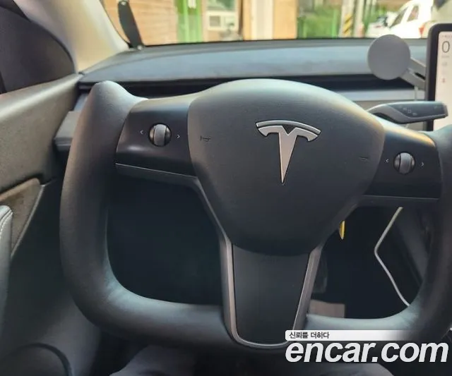 Tesla Model Y 2021 thumb 9