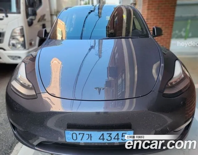 Tesla Model Y 2021 thumb 11